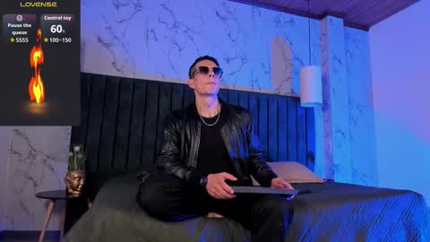 Snapshot of dustin_sonne chatting on 11-04-25, 03:27 Dustin Sonne online show from 11-04-25, 03:27