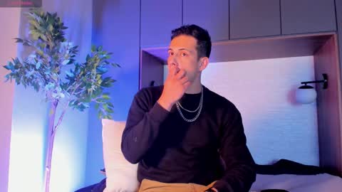 Snapshot of dustin_sonne chatting on 11-16-25, 03:45 Dustin Sonne online show from 11-16-25, 03:45