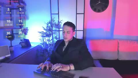 Snapshot of dustin_sonne chatting on 12-15-25, 03:33 Dustin Sonne online show from 12-15-25, 03:33