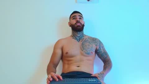 Snapshot of dustinhans chatting on 03-24-26, 03:22 Dustin online show from 03-24-26, 03:22