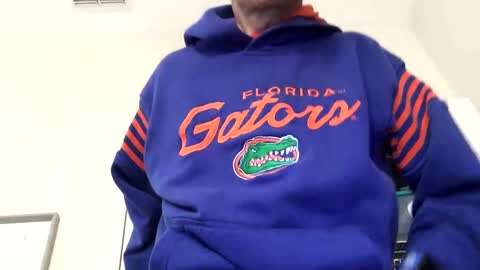 Snapshot of dustinthesweettalker chatting on 12-17-24, 09:16 Dustinthesweettalker online show from 12-17-24, 09:16