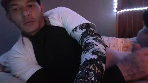 Snapshot of dustinwyant1983 chatting on 11-14-25, 02:43 dustinwyant1983 online show from 11-14-25, 02:43