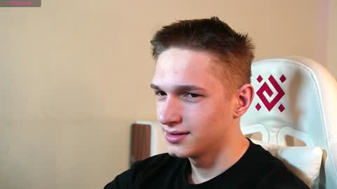 Snapshot of dustyn_fox chatting on 01-03-25, 03:01 Dustyn online show from 01-03-25, 03:01