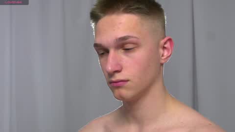 Snapshot of dustyn_fox chatting on 01-11-25, 05:29 Dustyn online show from 01-11-25, 05:29