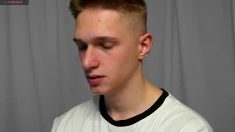 Snapshot of dustyn_fox chatting on 01-12-25, 05:33 Dustyn online show from 01-12-25, 05:33