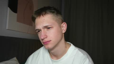 Snapshot of dustyn_fox chatting on 01-28-25, 10:02 Dustyn online show from 01-28-25, 10:02