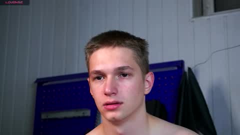 Snapshot of dustyn_fox chatting on 11-06-25, 03:46 Dustyn online show from 11-06-25, 03:46