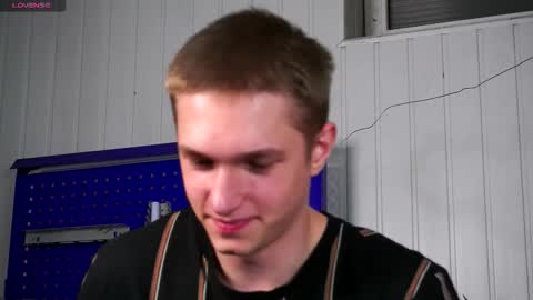 Snapshot of dustyn_fox chatting on 11-15-25, 03:19 Dustyn online show from 11-15-25, 03:19