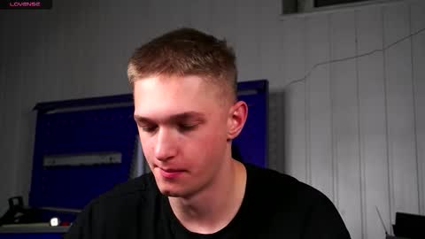 Snapshot of dustyn_fox chatting on 11-25-25, 03:23 Dustyn online show from 11-25-25, 03:23