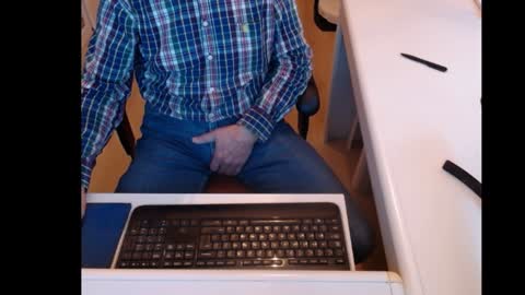 Snapshot of dutchpornking2 chatting on 01-12-25, 08:14 dutchpornking2 online show from 01-12-25, 08:14