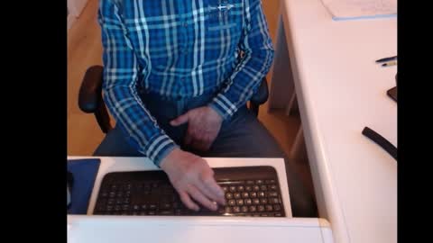 Snapshot of dutchpornking2 chatting on 01-16-25, 07:49 dutchpornking2 online show from 01-16-25, 07:49