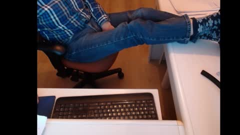 Snapshot of dutchpornking2 chatting on 01-16-25, 03:35 dutchpornking2 online show from 01-16-25, 03:35