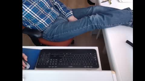 Snapshot of dutchpornking2 chatting on 02-23-25, 04:24 dutchpornking2 online show from 02-23-25, 04:24