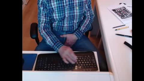 Snapshot of dutchpornking2 chatting on 02-28-25, 08:09 dutchpornking2 online show from 02-28-25, 08:09