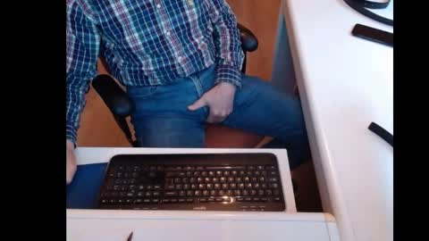 Snapshot of dutchpornking2 chatting on 03-01-25, 03:05 dutchpornking2 online show from 03-01-25, 03:05