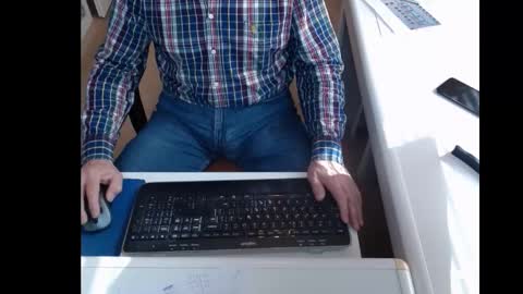 Snapshot of dutchpornking2 chatting on 03-06-25, 11:47 dutchpornking2 online show from 03-06-25, 11:47