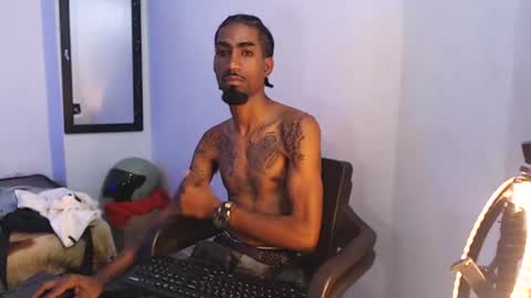Snapshot of duvanf18 chatting on 06-27-26, 05:45 Elburrito online show from 06-27-26, 05:45