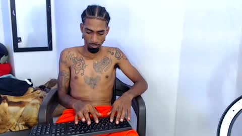 Snapshot of duvanf18 chatting on 06-29-26, 10:37 Elburrito online show from 06-29-26, 10:37