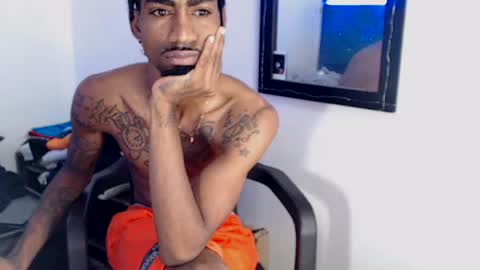 Snapshot of duvanf18 chatting on 07-13-26, 06:11 Elburrito online show from 07-13-26, 06:11