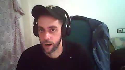 Snapshot of dvdvlc29 chatting on 12-18-25, 03:34 david online show from 12-18-25, 03:34