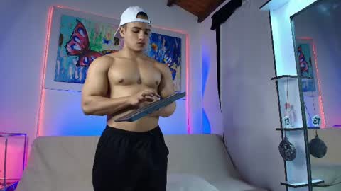 dwayne_esteven10 online show from 06-12-26, 12:09