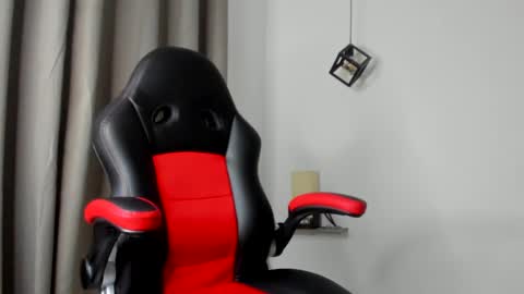 Snapshot of dwaynehoff chatting on 03-07-25, 08:13 DWAYNIE online show from 03-07-25, 08:13