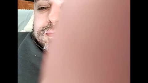 Snapshot of dwizziz chatting on 10-31-25, 11:11 Ivan online show from 10-31-25, 11:11