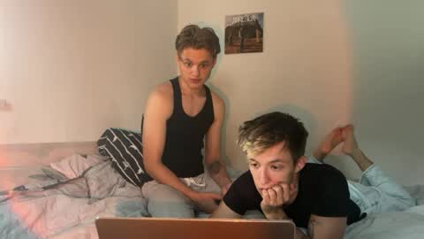 Snapshot of dylanandollie chatting on 07-01-26, 05:45 Dylan and Ollie online show from 07-01-26, 05:45