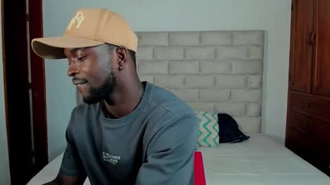 Snapshot of dylantaylor_1 chatting on 11-22-25, 12:37 Dylan Taylor online show from 11-22-25, 12:37