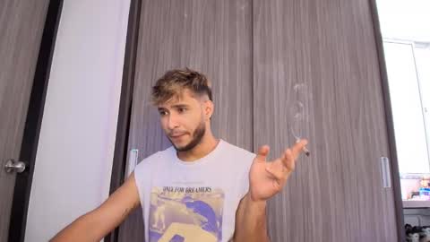 Snapshot of dylanxfun chatting on 10-17-25, 09:17 dylanxfun online show from 10-17-25, 09:17