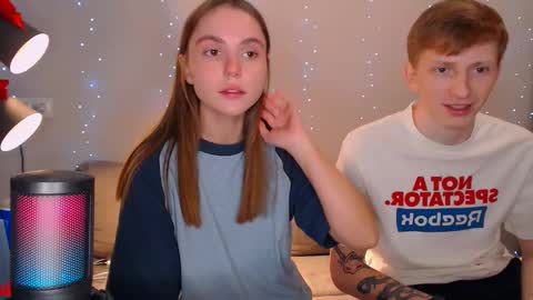 Snapshot of dyrinda chatting on 12-22-24, 01:55 Julia and Dima online show from 12-22-24, 01:55