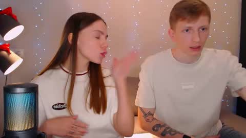 Snapshot of dyrinda chatting on 01-22-25, 10:59 Julia and Dima online show from 01-22-25, 10:59