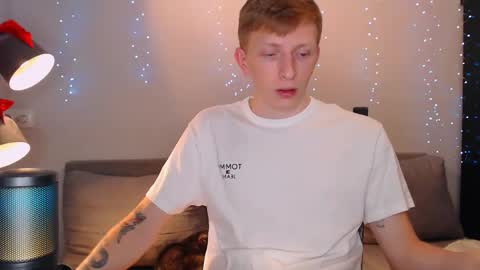 Snapshot of dyrinda chatting on 03-05-25, 09:37 Julia and Dima online show from 03-05-25, 09:37