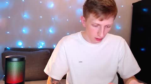 Snapshot of dyrinda chatting on 10-08-25, 09:01 Julia and Dima online show from 10-08-25, 09:01