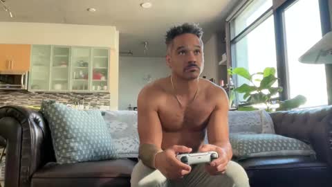 Snapshot of e13ven11 chatting on 01-10-25, 07:54 Formally known as Virus of Life online show from 01-10-25, 07:54