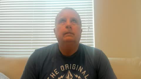 Snapshot of e_rectiom chatting on 01-18-26, 11:30 Mr Wonderful online show from 01-18-26, 11:30