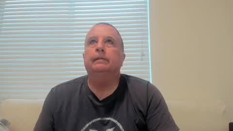 Snapshot of e_rectiom chatting on 02-21-26, 03:24 Mr Wonderful online show from 02-21-26, 03:24