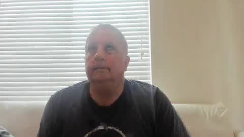 Snapshot of e_rectiom chatting on 04-12-26, 09:09 Mr Wonderful online show from 04-12-26, 09:09