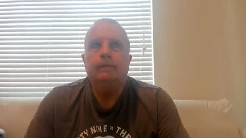 Snapshot of e_rectiom chatting on 04-25-26, 08:17 Mr Wonderful online show from 04-25-26, 08:17