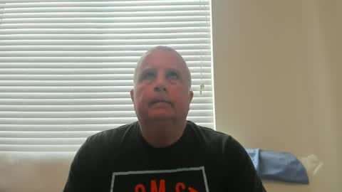 Snapshot of e_rectiom chatting on 06-10-26, 10:19 Mr Wonderful online show from 06-10-26, 10:19