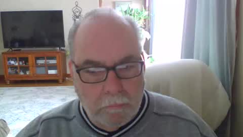 Snapshot of earl52 chatting on 03-01-26, 05:04 earl52 online show from 03-01-26, 05:04