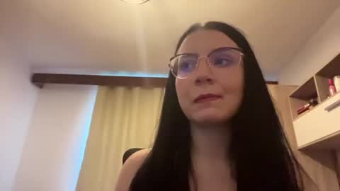 Snapshot of earleneflight chatting on 06-20-26, 03:26 Nora online show from 06-20-26, 03:26