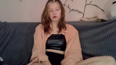 Lily online show from 05-02-26, 05:12