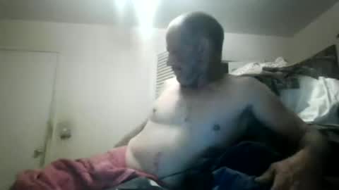 Snapshot of easye4015 chatting on 06-15-26, 01:19 Easye online show from 06-15-26, 01:19