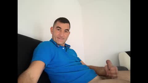 Snapshot of easystyle1 chatting on 10-30-25, 02:40 Andrew online show from 10-30-25, 02:40