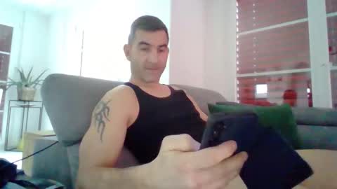 Snapshot of easystyle1 chatting on 02-08-26, 02:42 Andrew online show from 02-08-26, 02:42