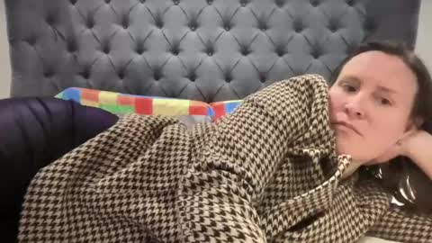 Snapshot of eatmypie69 chatting on 02-16-25, 06:10 Nadia Ferreira  online show from 02-16-25, 06:10