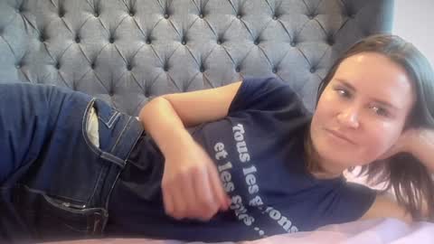 Nadia Ferreira  online show from 01-16-26, 09:13