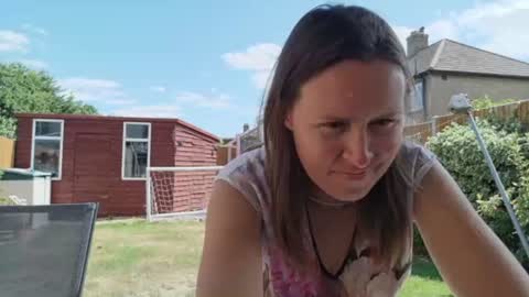 Nadia Ferreira  online show from 06-29-26, 10:15