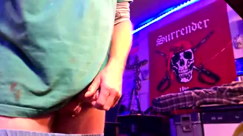 Snapshot of ebert1967 chatting on 10-19-25, 05:52 ebert1967 online show from 10-19-25, 05:52